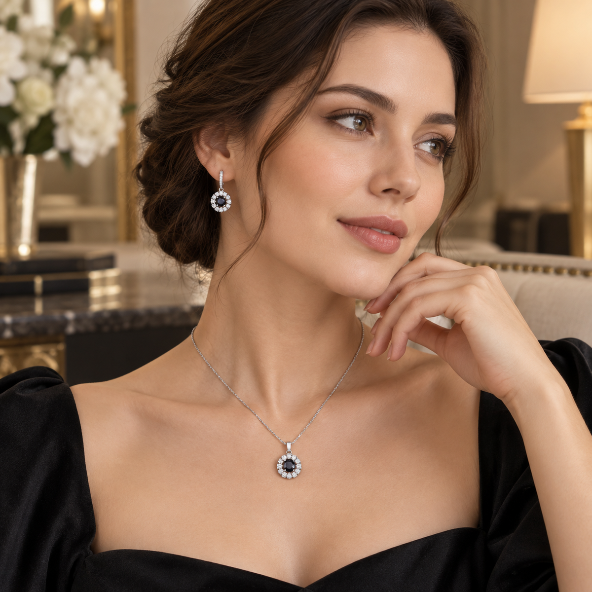Zelumora Crystal Pendant Set